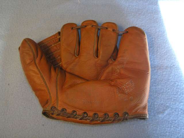 Hoot Evers Hutch 32 2 Front Doug